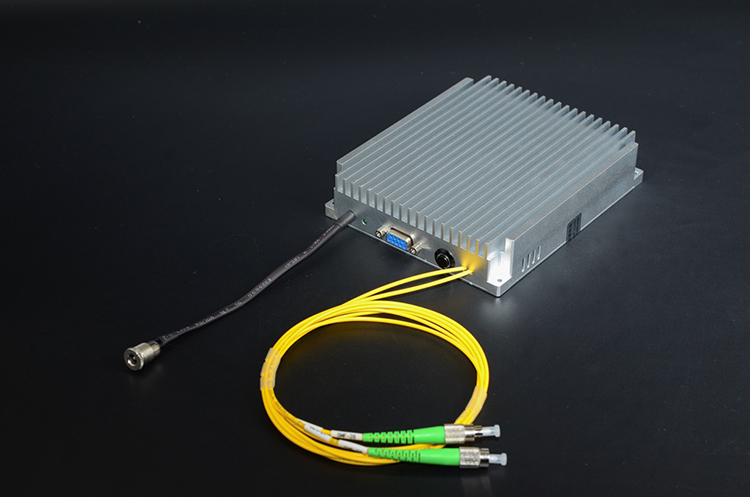C波段高功率单模掺铒光纤放大器